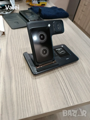 Безжична зарядна станция 3 в 1, снимка 2 - Безжични зарядни - 53486248