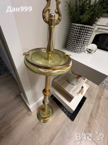 Паркетен пепелник от оникс и метал злато , снимка 5 - Други - 53682717