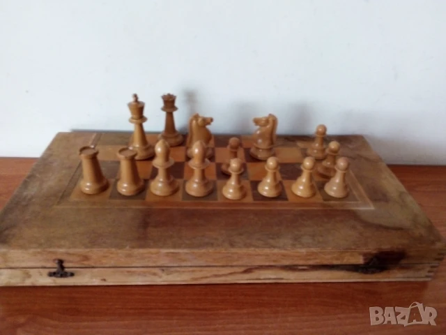 Табла и шах дъска с фигури, снимка 2 - Антикварни и старинни предмети - 51168367