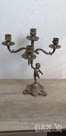 Голям бронзов свещник, снимка 2 - Антикварни и старинни предмети - 54237951