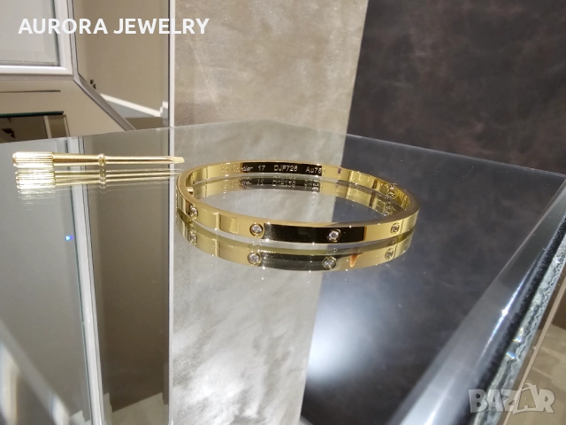 CARTIER Love Gold 10 Diamonds Small Model Гривна с Отверка, снимка 7 - Гривни - 52821378