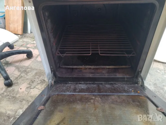 Готварска печка на газ и ток, снимка 3 - Печки, фурни - 50404857