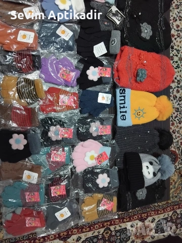 Детски шапки и ръкавици 
