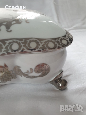 Порцеланова кутия Лимож, снимка 4 - Антикварни и старинни предмети - 52451703