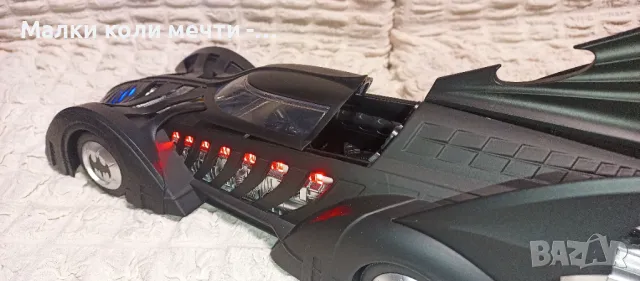 Метална кола Batmobile - мащаб 1:18, снимка 2 - Колекции - 48876145