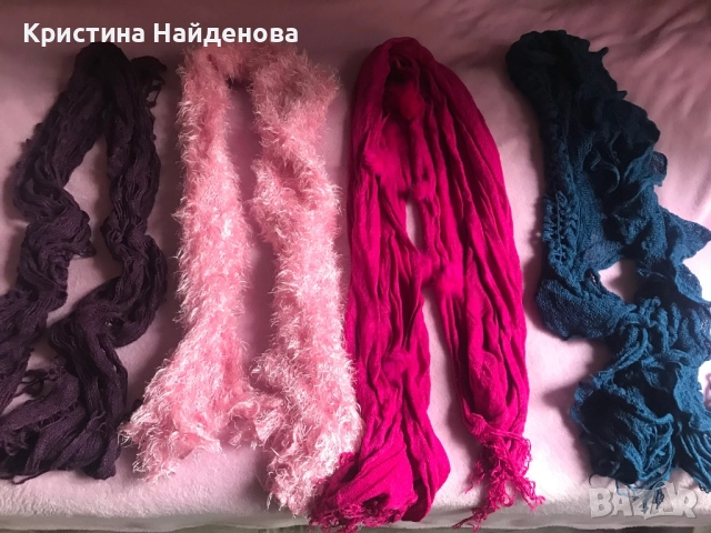 Продавам дамски зимни шалове и шапки