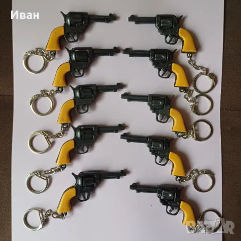 Ретро метални пистолети от 90-те