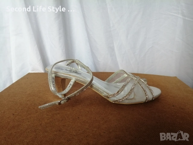 №40 Дамски сандали с отворени пръсти и нисък ток; с кристали и огледален ток; сребрист цвят, снимка 5 - Сандали - 53042656