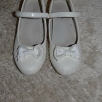 Бели обувки 35 номер, снимка 1 - Детски обувки - 45797333