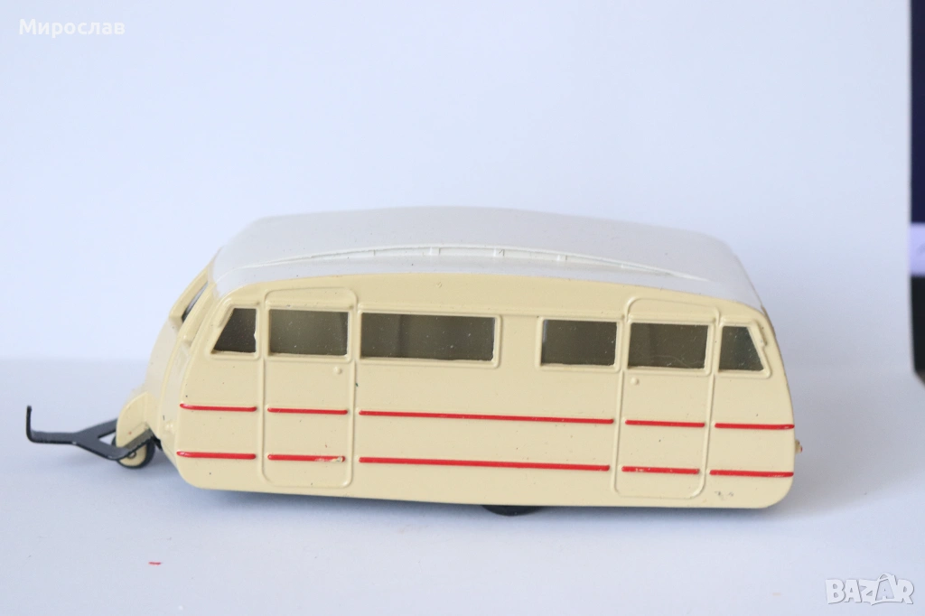 DINKY TOYS 811 CARAVANE КАРАВАНА КЕМПЕР МОДЕЛ КОЛИЧКА, снимка 1