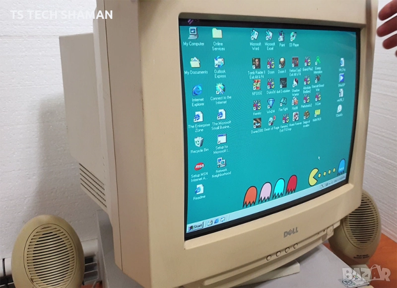 ⭐Ретро монитор DELL Model D1028L 17 инча - 1998 година⭐, снимка 1