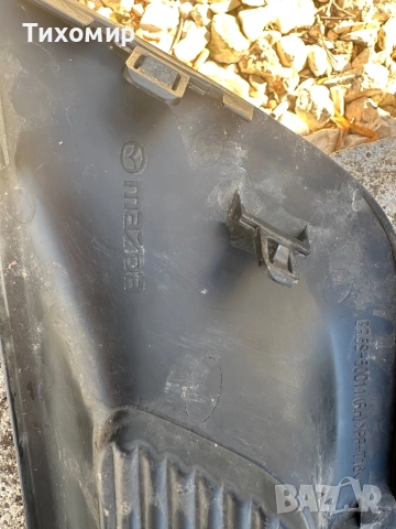 Решетка в предна броня от Мазда 3, снимка 3 - Части - 51638290