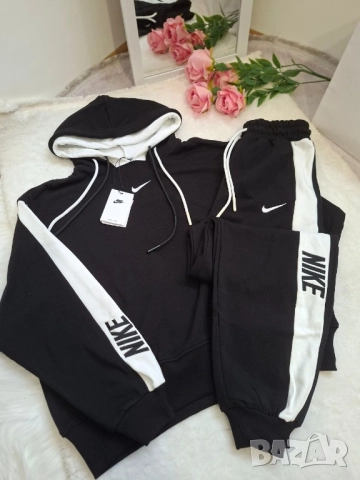 дамски екипи Nike , снимка 8 - Спортни екипи - 51564613