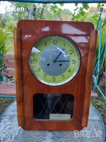 стенен часовник metron