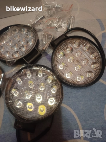 4 броя LED светлини със стойки за джип и др. НОВИ, снимка 2 - Аксесоари и консумативи - 52665695