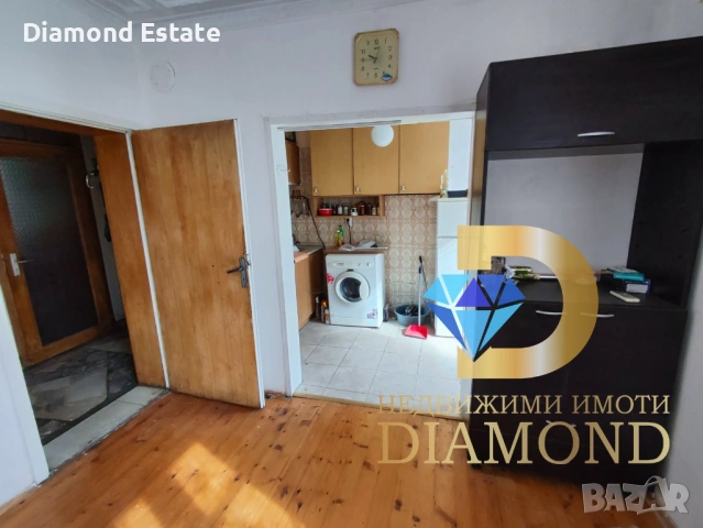 Двуетажна къща близнак в град Чирпан, снимка 5 - Къщи - 54039893