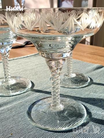 Стъклени чаши за шампанско 