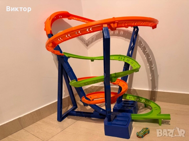 Много Писти Hot Wheels от високия клас, снимка 2 - Коли, камиони, мотори, писти - 52656857