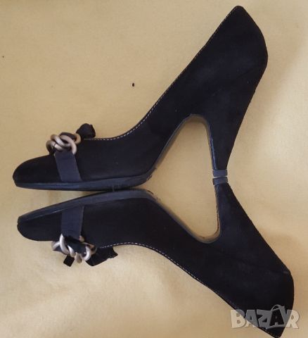 "Ovye'" - италиански обувки , снимка 1 - Дамски обувки на ток - 45675489