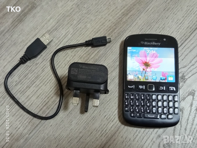 BLACKBERRY 9720 Smartphone с оригинално зарядно и кабел