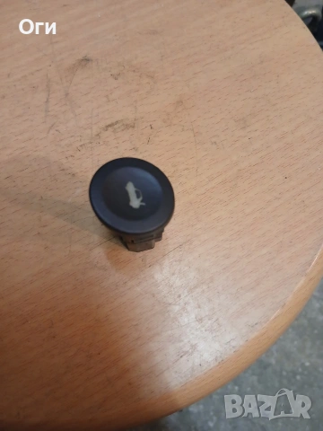 Бутон отваряне на заден капак за Форд Фиеста 01-06г.