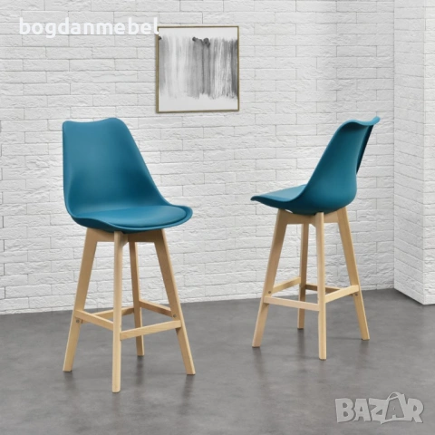 Комплект от 2 бар стола , корпус от Бук