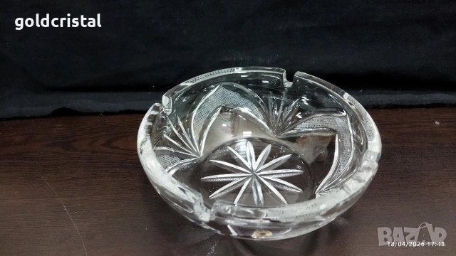 кристален пепелник 