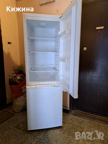 Хладилник с Фризер, снимка 2 - Хладилници - 52156832