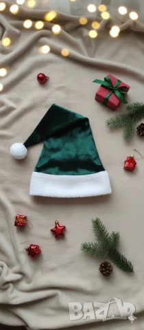 Коледна шапка от меко кадифе плюш, снимка 3 - Шапки, шалове и ръкавици - 52407234