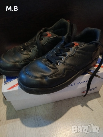 детски обувки два чифта , снимка 3 - Детски боти и ботуши - 52438205