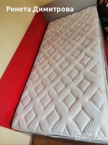 Детско/юношеско легло в цвят червено и сиво 