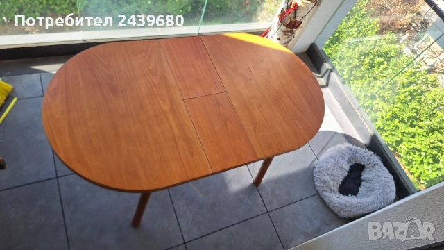 Дървена разтегателна маса с 6 стола