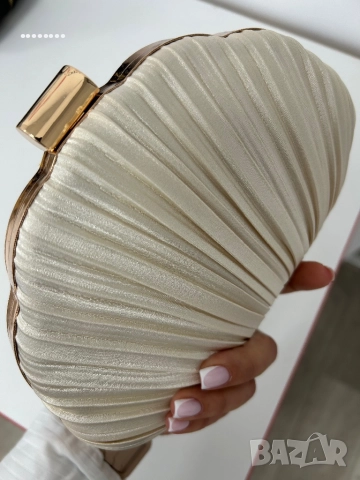 Дамски клъч, снимка 4 - Чанти - 52836954