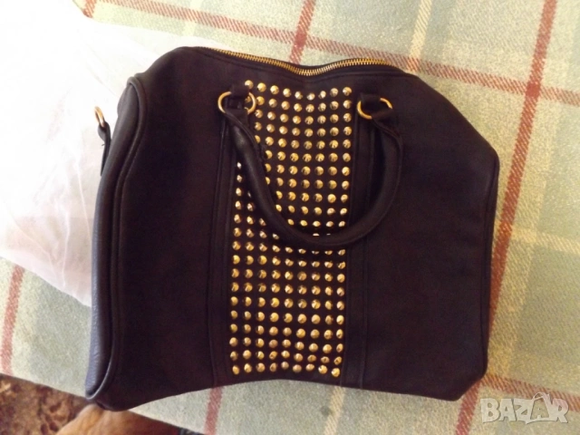 Дамска чанта Mango с капси кожена, снимка 2 - Чанти - 53625535