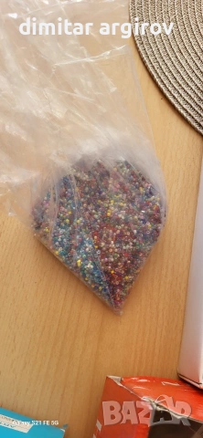 Голям комплект стъклени мъниста за бижута – 400+ пакетчета по 10-15г., снимка 2 - Бижутерийни комплекти - 53844107