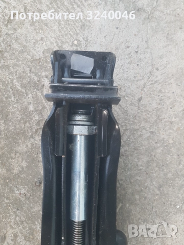 Оригинален крик за бус Фолксваген Т5, снимка 2 - Аксесоари и консумативи - 52158984