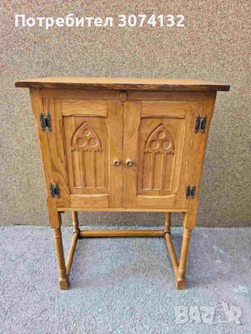 Шкаф в Готически стил