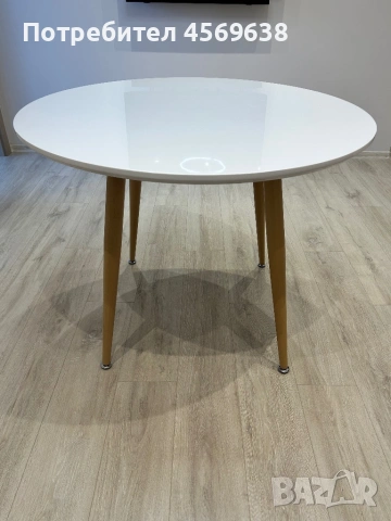 Трапезна маса с 4 стола, снимка 2 - Маси - 53336784