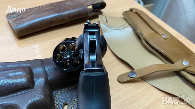 Продавам револвер Arminius 357 magnum, снимка 5 - Бойно оръжие - 48496195