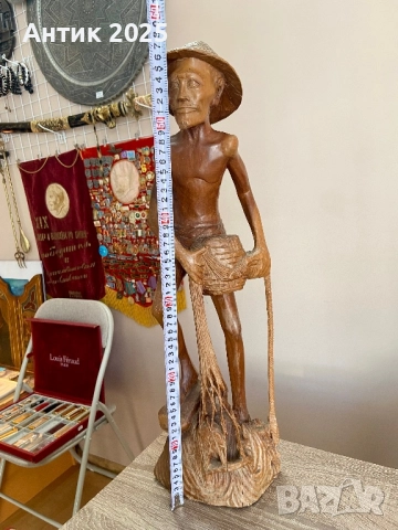 Винтидж резбована скулптура от тиково дърво — рибар с мрежа, снимка 2 - Антикварни и старинни предмети - 52937313