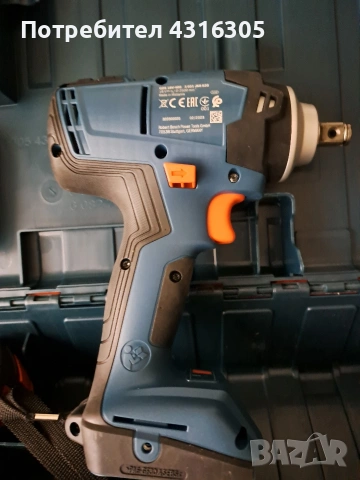 Безчетков ударен гайкоерт на Бош, снимка 2 - Винтоверти - 54005676