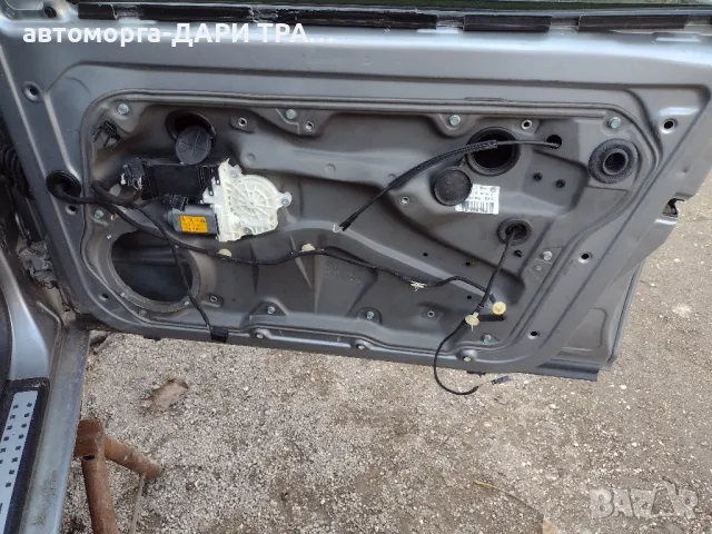 Стъкло-повдигач за Фолксваген Голф 4/Бора преден десен(пасажерска)страна за 5-врати