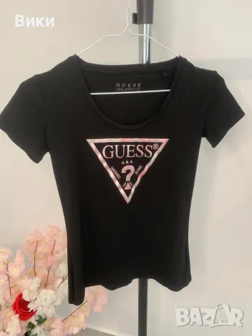 Тениска Guess размер S, подходяща и за XS