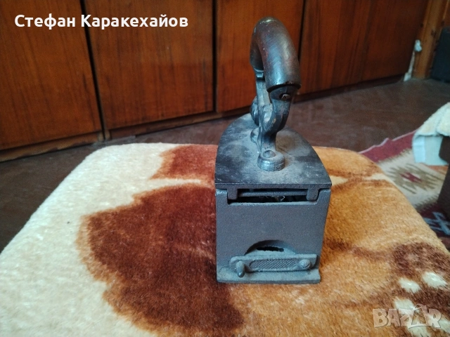 Стара ютия на жар , снимка 2 - Други ценни предмети - 53690044