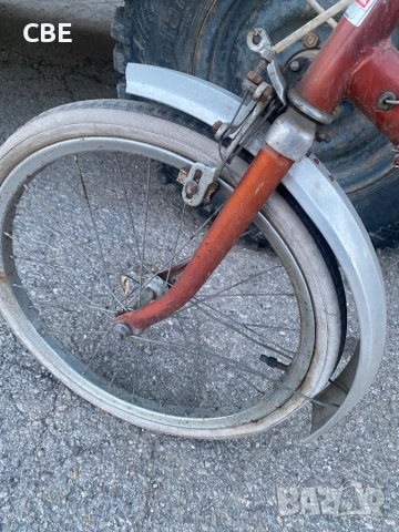 Заглавие: Стар сгъваем велосипед Universal – ретро, полски  Описание: Продавам ретро сгъваем велосип, снимка 16 - Велосипеди - 53840397