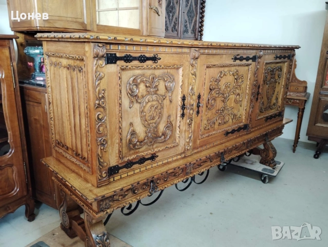 Бюфет в ренесансов стил