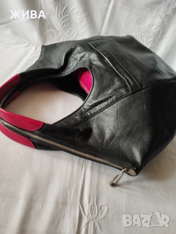 ЕСТЕСТВЕНА КОЖА на MOSCHINO голяма дамска чанта в черно и червено, снимка 2 - Чанти - 44975591