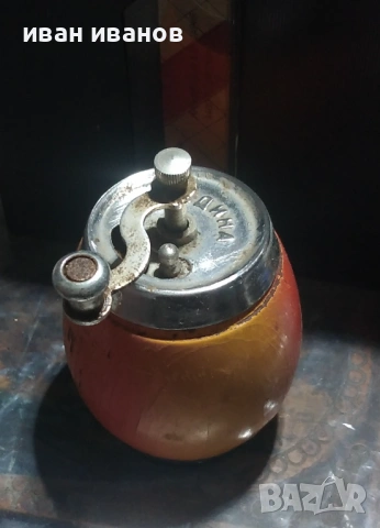  мелничка за черен пипер 