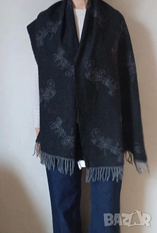 Дамски шал Coach, снимка 6 - Шалове - 53431981