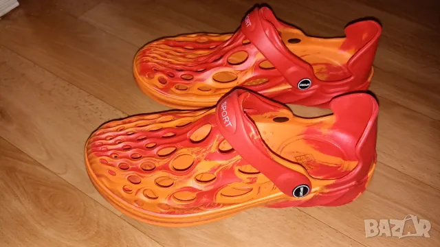 Нови Крокс  преливащ Оранжев и Червен цвят, 43 , снимка 2 - Мъжки сандали - 50384550